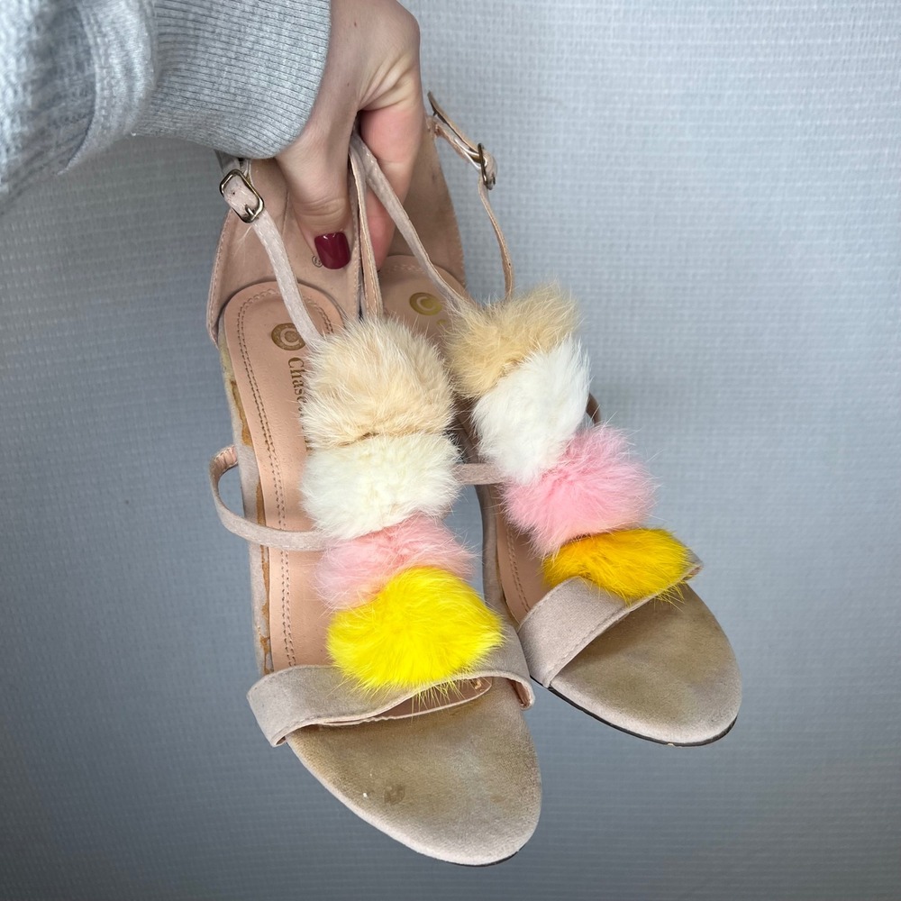 Chase & Chloe Women's Heels‎ Strappy Sandals Pom Pom Embellished Blush Size 8.5